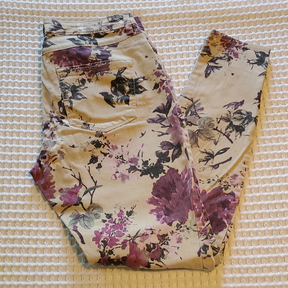 Bandolino Floral Jeans
